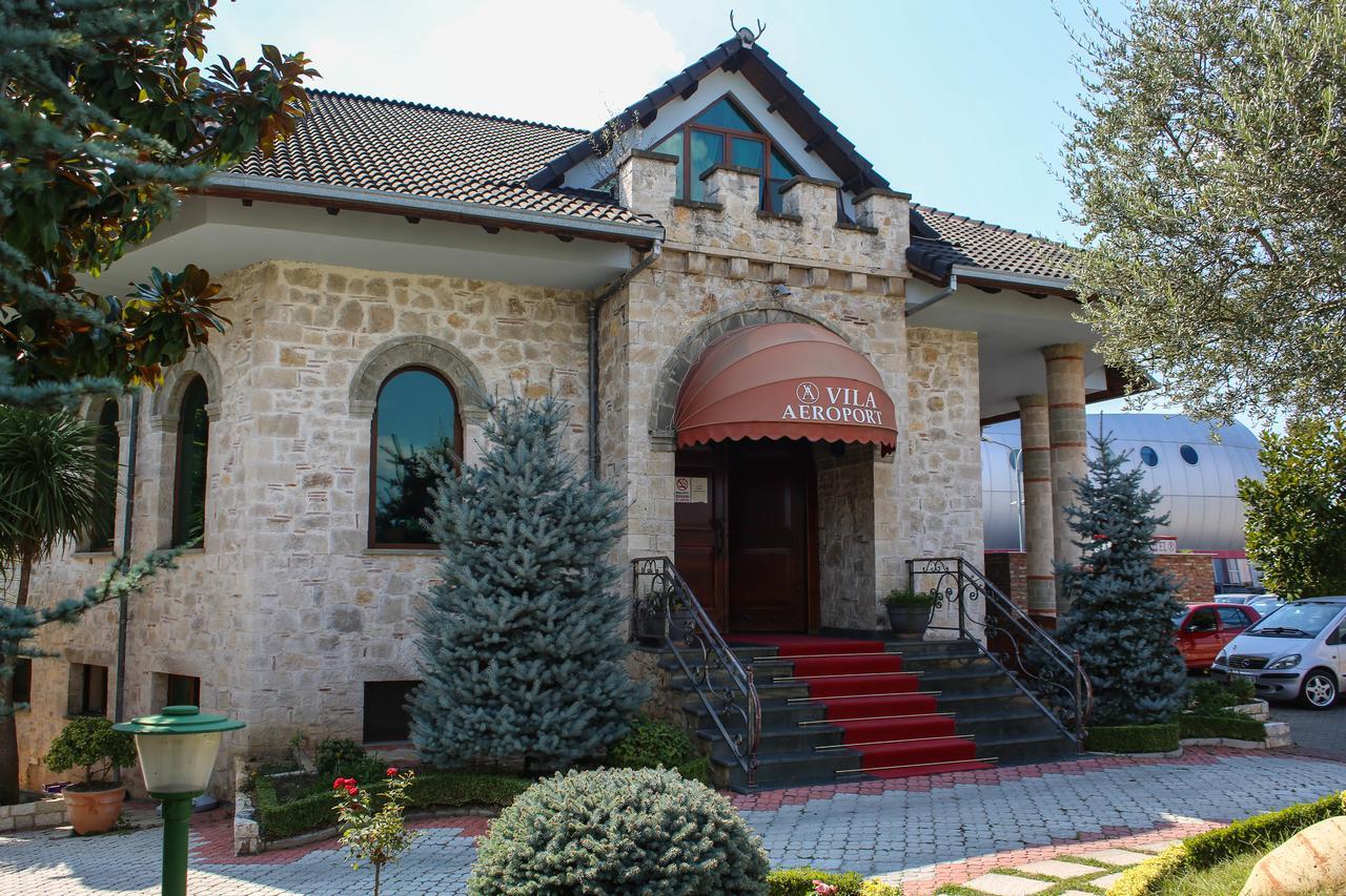 Hotel Vila Aeroport Rinas Exterior photo